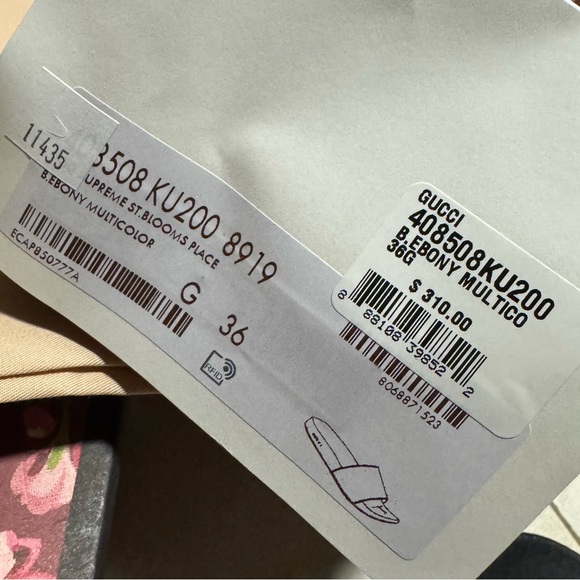 Gucci - Women's Pursuit Pool Slide Sandals - Picture 7 of 7